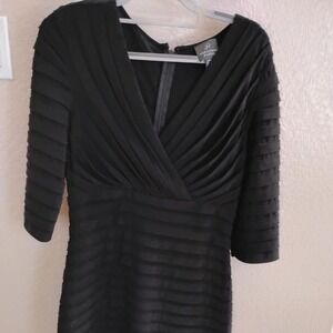 Adrianna Papell Shutter Pleat V Neck vampy bodycon chic glam dark‎ acadamia